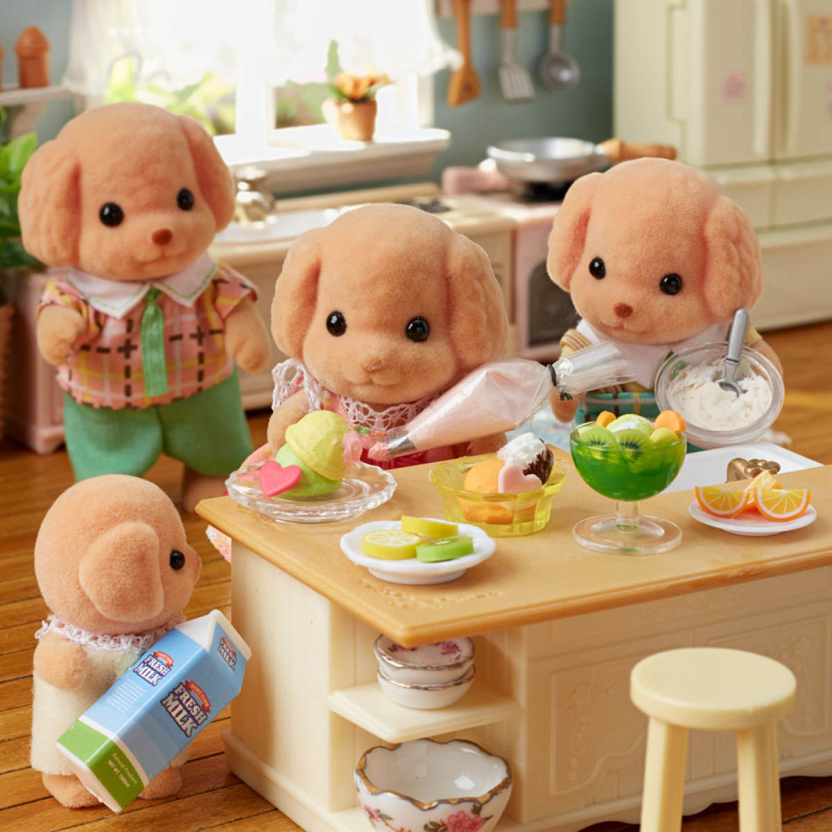 Toy Poodle Family Dolls, Playsets & Toy Figures Calico Critters